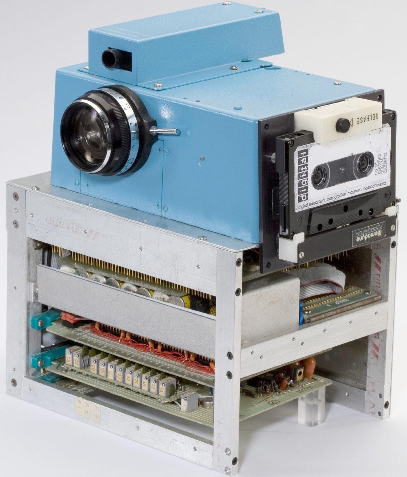 STEVEN SASSON’S 1975 PROTOTYPE: LENS, CCD, AND A CASSETTE DECK. PHOTO: EASTMAN KODAK, VIA THE NEW YORK TIMES.